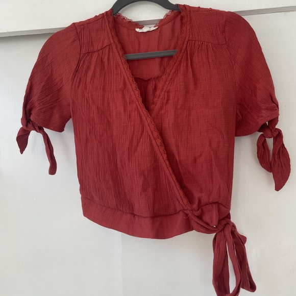 Red Cropped Blouse Size Small - Picture 1 of 3
